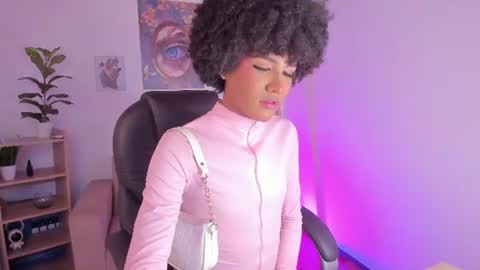 Snapshot of naomisaenz_ chatting on July 15, 2026, 2:50 am N A O M I online show from July 15, 2026, 2:50 am