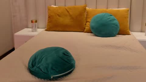 Naomi online show from January 15, 2025, 3:29 pm