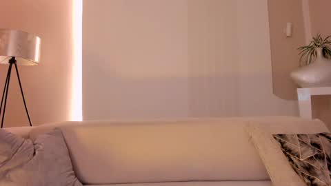 Naomi online show from February 9, 2025, 3:12 pm