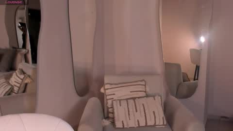 Naomi online show from September 22, 2025, 12:29 pm