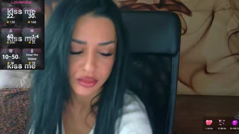 NaomiScarlett online show from November 7, 2025, 9:42 am