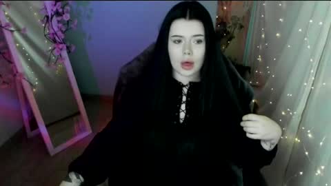Naomi online show from April 21, 2026, 6:31 am