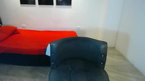 naomiwildburn online show from September 13, 2025, 2:28 pm