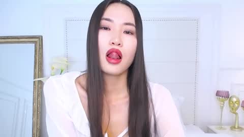 Naomi online show from December 27, 2024, 2:14 am