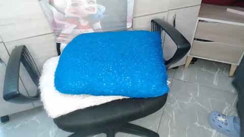 naomylux1 online show from March 3, 2026, 4:29 am