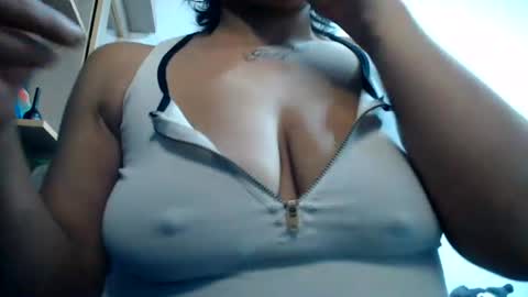 Snapshot of naomylux1 chatting on June 28, 2026, 2:50 am naomylux1 online show from June 28, 2026, 2:50 am