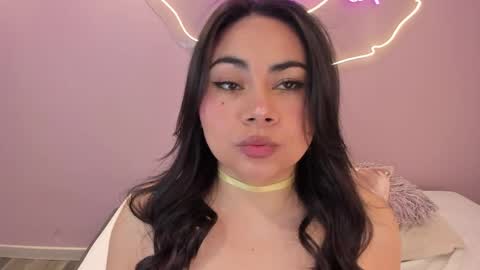 Naomy  online show from April 19, 2026, 11:42 am