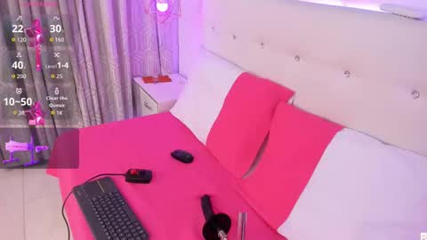 nara_pink online show from November 1, 2025, 6:32 pm