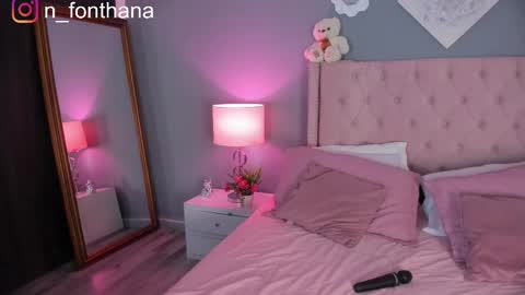 Nashly Fontana online show from November 25, 2025, 1:33 pm