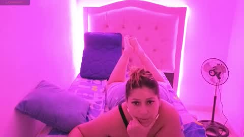 Nasly batista  online show from November 4, 2025, 6:34 am