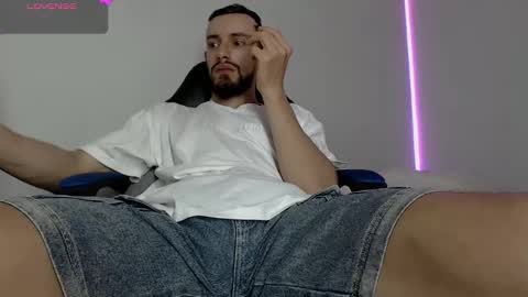 nassh_18 online show from January 26, 2025, 10:35 pm