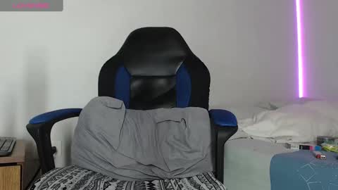 nassh_18 online show from February 6, 2025, 12:11 am