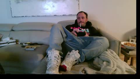 nassobout online show from February 11, 2025, 5:58 am