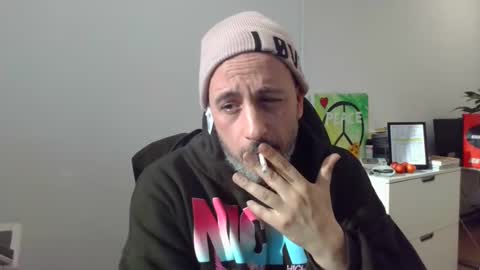 nassobout online show from February 19, 2025, 7:59 pm