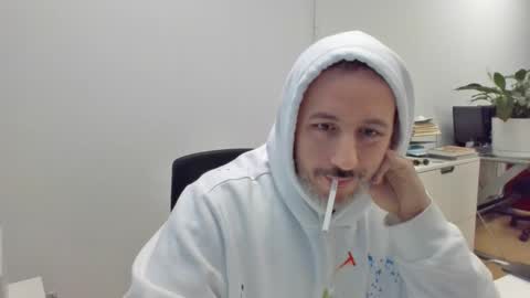 nassobout online show from February 20, 2025, 9:42 pm