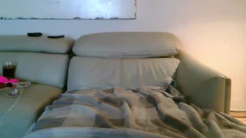 nassobout online show from December 5, 2025, 1:58 am