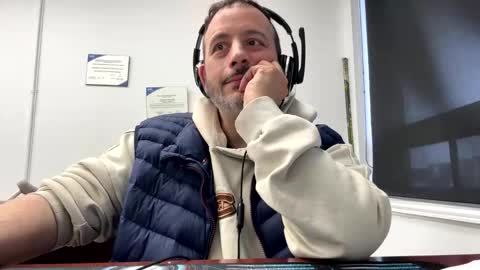 nassobout online show from April 15, 2026, 9:48 pm