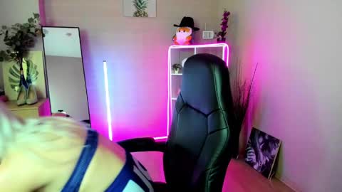 Snapshot of nastasya_cute chatting on May 20, 2026, 1:45 am Nastya online show from May 20, 2026, 1:45 am