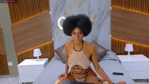 Julieth  online show from November 13, 2025, 7:07 am