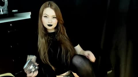 nastykatty_ online show from December 24, 2024, 9:11 pm