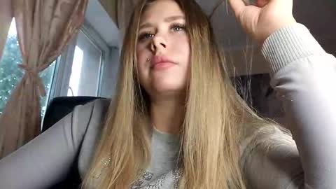 AngelaBooc online show from October 17, 2025, 8:17 am