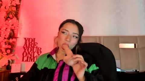 Natacha black online show from February 23, 2025, 1:13 am