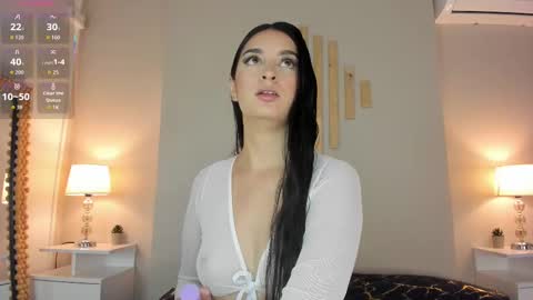 Natacha Diaz online show from September 17, 2025, 11:01 am