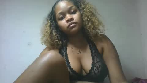natachazz online show from May 4, 2026, 9:44 pm