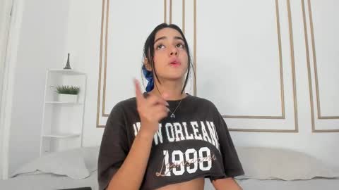 Naty  online show from February 23, 2025, 3:40 pm