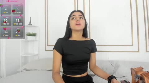 Naty  online show from February 25, 2025, 12:24 pm