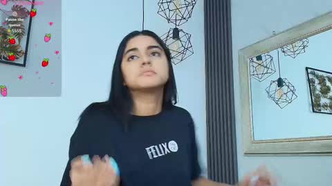 Naty  online show from September 12, 2025, 12:16 pm