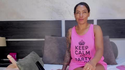 Snapshot of natalia_cruzz chatting on July 14, 2026, 12:44 pm Nata online show from July 14, 2026, 12:44 pm