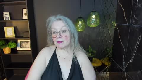 NataliCloud online show from April 16, 2026, 1:23 pm