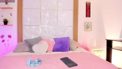       online show from April 21, 2026, 8:55 pm