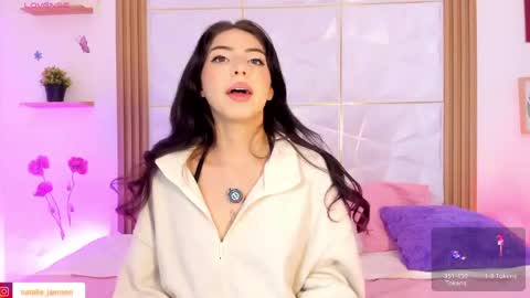 Snapshot of natalie_jaensen chatting on May 16, 2026, 8:18 pm online show from May 16, 2026, 8:18 pm
