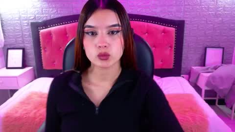 natalie  online show from October 1, 2025, 3:01 am