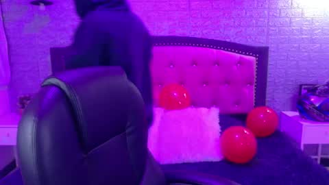 natalie  online show from February 18, 2026, 3:24 am