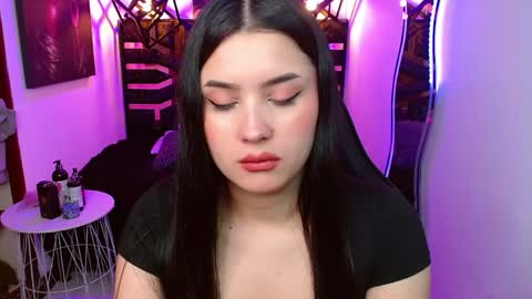 natalie  online show from June 3, 2026, 8:25 pm