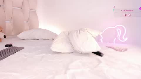  Natalie   online show from March 5, 2025, 12:22 pm