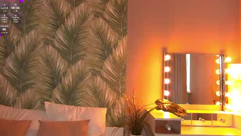 nataliecroft online show from April 21, 2026, 8:31 am