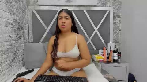 natalieevansx online show from November 10, 2025, 12:26 pm
