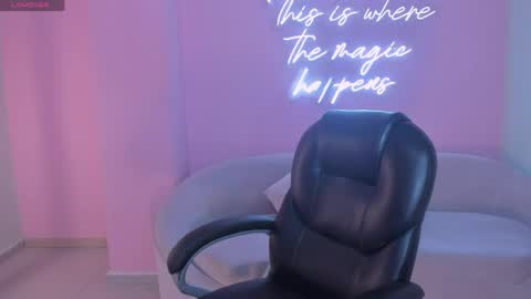 Natalie Lewis online show from April 24, 2026, 11:56 am