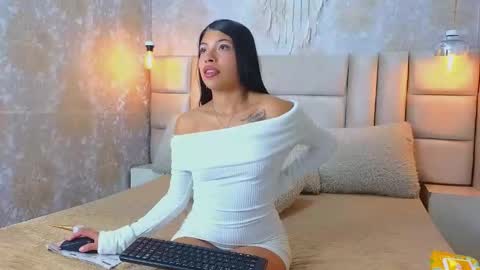 Snapshot of nataliepetite3x chatting on February 27, 2026, 12:16 pm Natalie online show from February 27, 2026, 12:16 pm