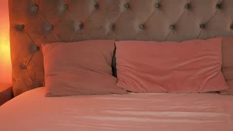 Natalie online show from October 4, 2025, 2:09 am