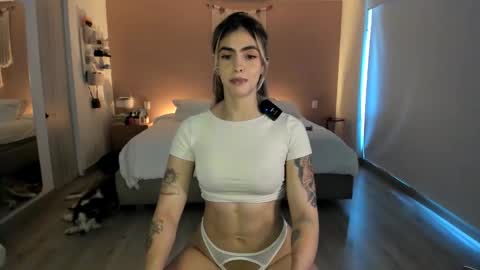 anatalybee online show from April 23, 2026, 10:01 pm