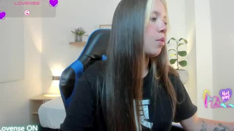 Nataly online show from April 21, 2026, 2:51 am