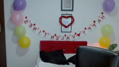 Nataly Escobar online show from September 9, 2025, 12:05 pm