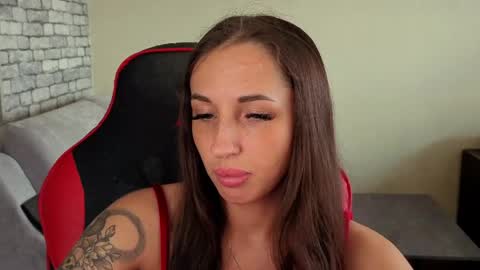 Nataly online show from April 21, 2026, 6:52 am