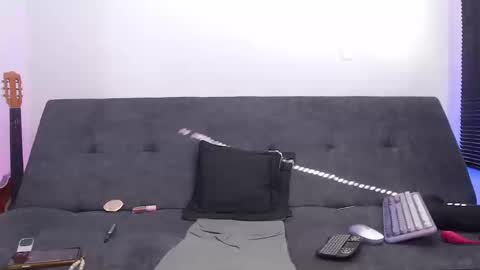   online show from September 29, 2025, 8:13 pm