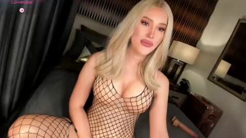 Natasha online show from May 14, 2026, 3:35 am